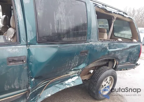 1995 Chevrolet Suburban C1500 from USA, damaged, VIN 1GNEC16K4SJ329736